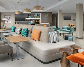 Home2 Suites by Hilton Longmont - Longmont - Lobby