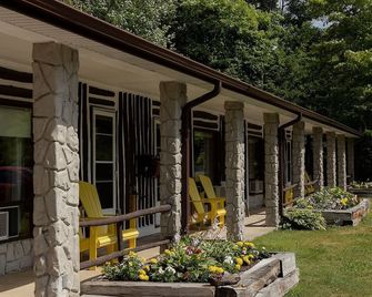 The Dudley Inn - Bala - Building