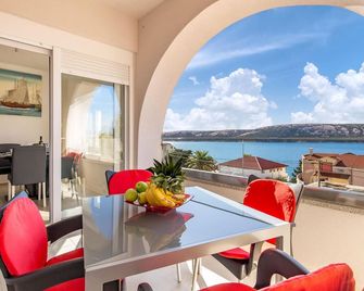 Stunning Apartment In Stara Novalja - Stara Novalja - Balkon