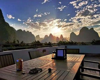 Melody Inn - Guilin - Balcón