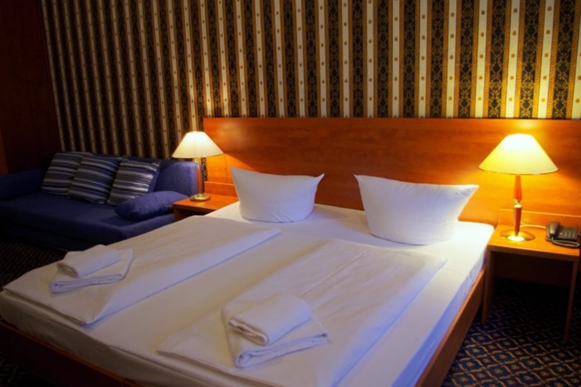 City Hotel am Kurfürstendamm - Berlin - Bedroom