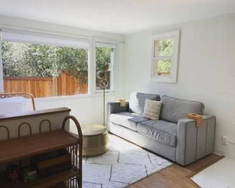 Luxe modern Lagunitas studio at Samuel P Taylor - Lagunitas - Living room