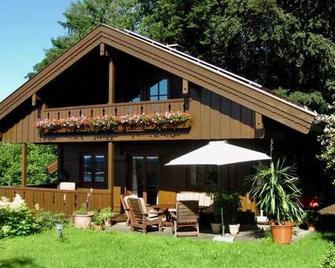 Vacation apartment in Miesbach - Miesbach - Innenhof