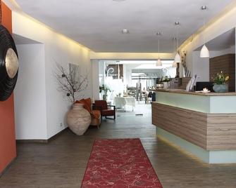Hotel-Restaurant Pfälzer Hof - Edenkoben - Rezeption