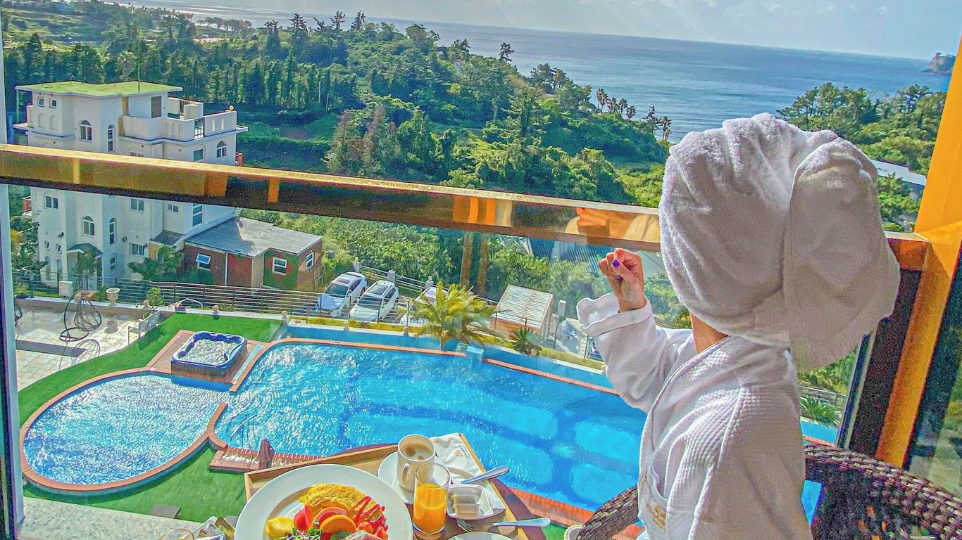 Goldone Hotel & Suites