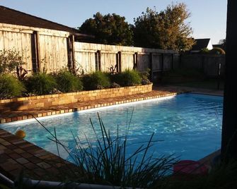 Kerikeri Central Apartment - Kerikeri - Piscina