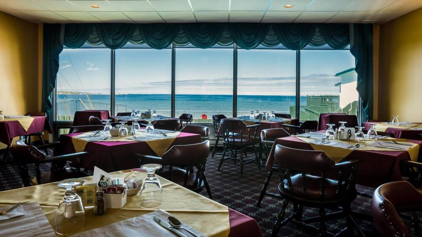 Shallow Bay Motel & Cabins Conference Centre