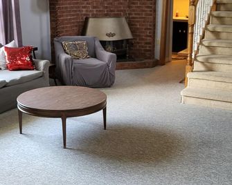 Wine country cottage - The Gatehouse - Kingsville - Living room