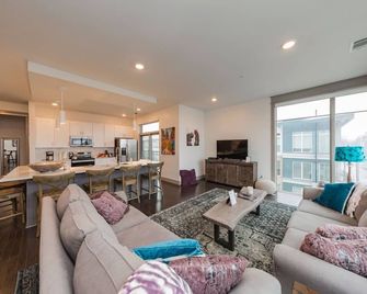 8th South Modern Condo Near Downtown - Nashville - Sala de estar