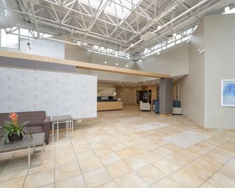 Chicago-Elk Grove - Elk Grove Village - Lobby