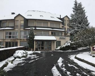 Inter-Hotel Salers Le Gerfaut - Salers - Building