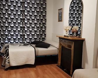 Hostal Loyola - Madrid - Camera da letto