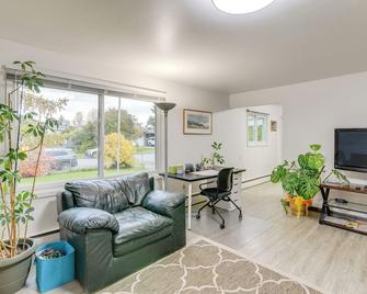 Anchorage Townhome 2 Mi to Dwtn! - Anchorage - Wohnzimmer