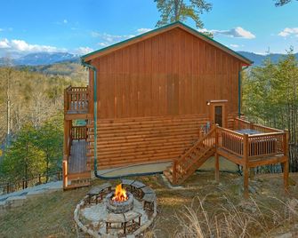 Reindeer Bay - Pigeon Forge