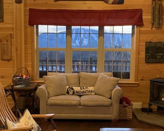 Ski chalet with stunning view of Elk Mountain - Union Dale - Sala de estar