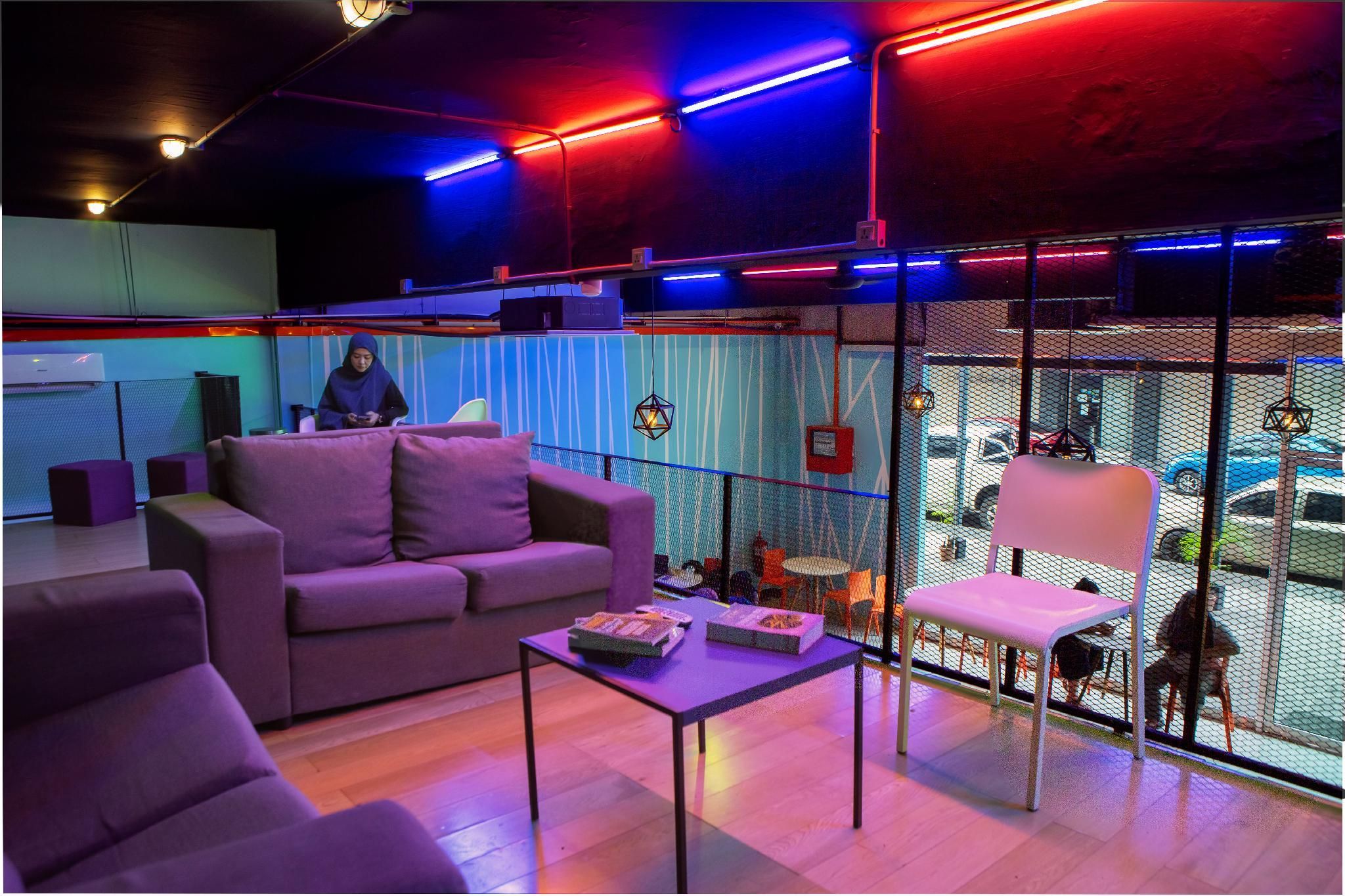 سكايبود هوستل