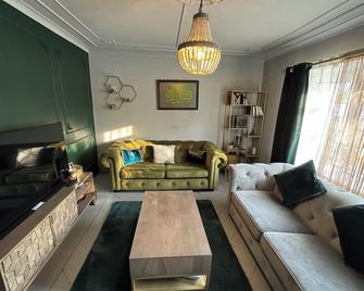 Imperial apartment - Morden - Living room