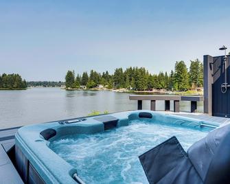 The Rookery - Dreamy Home w/ Private Dock! - Yelm - Piscina