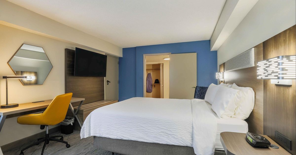 Holiday Inn Express Burlington à partir de 93 €. Hôtels à Burlington