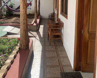 Hostal White House Galapagos - Puerto Ayora - Hàng hiên