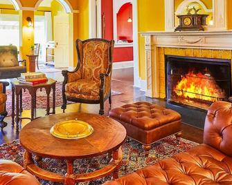 Apple Tree Inn - Lenox - Hol