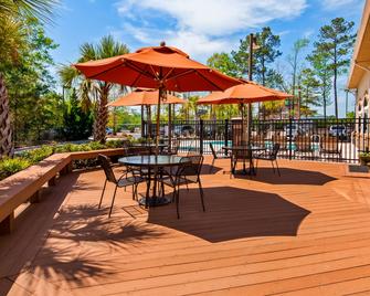 Best Western Plus Westgate Inn & Suites - Leland - Patio