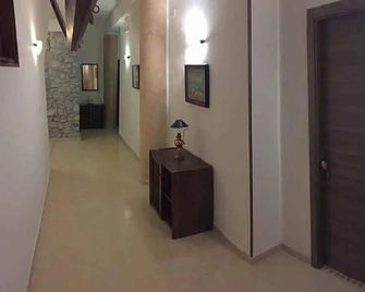Hotel I Normanni - Praia a Mare - Коридор