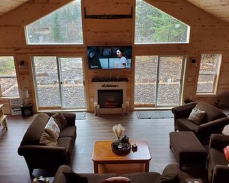 Newer Construction Cabin - Waterfront, Wooded, on ATV/Snowmobile trails - Phillips - Living room