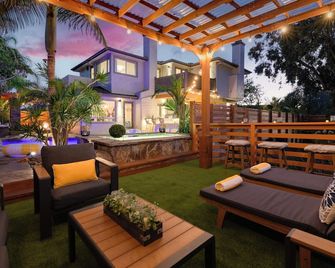 Fully Remodeled Mansion Pool/Jacuzzi - San Diego - Patio
