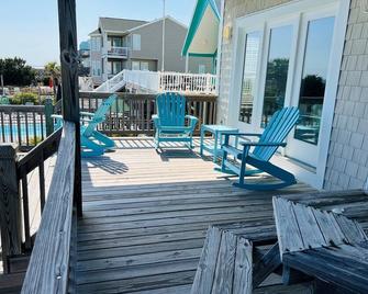 Avalon West- 5 Bedroom Home by RedAwning - Supply - Balcón