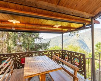 Awesome Home In Villa Di Piteccio - Piteccio - Balcón