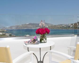 Corfos Hotel - Ornos - Balkon