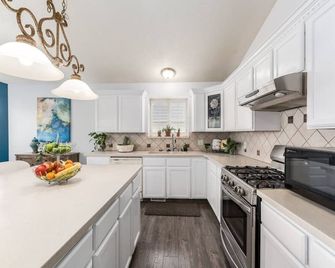 Farmington Gem, fenced yard, sleeps 6 - Farmington - Cocina