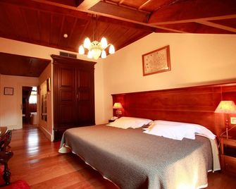 Hotel Monumento Pazo de Orbán - Lugo - Camera da letto