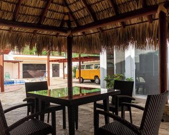 Casa colibrí - Tangolunda - Patio