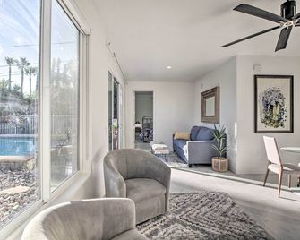 3 Mi to U of A: Poolside Oasis in Tucson! - Tucson - Wohnzimmer