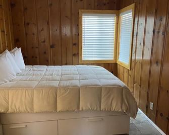 Clearlake Cabins - Clearlake - Schlafzimmer