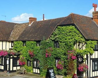 The Leather Bottle - Gravesend - Building