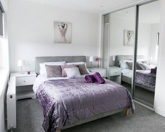 Queens Quarter Apartments - Belfast - Bedroom