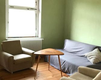 Sleeping in the station - Suite - Nebra station - Nebra - Huiskamer