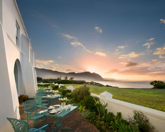 The Marine Hermanus - Hermanus - Innenhof