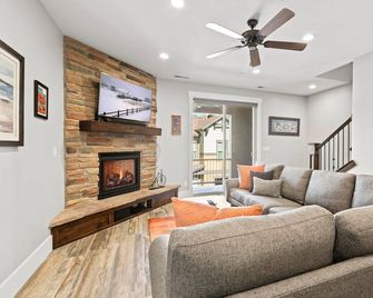 Moose Mgmt at Parks Edge 13608 - Kamas - Living room
