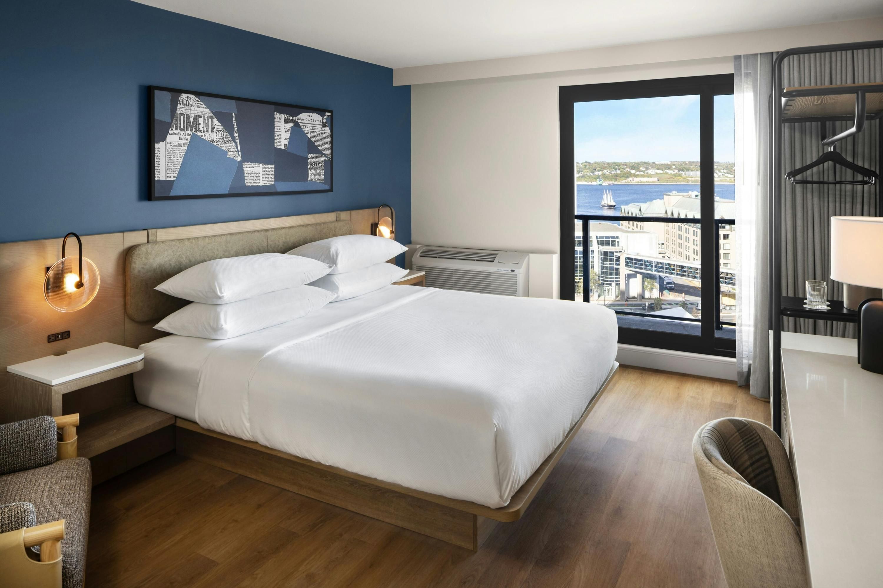 東本昌平　RIDEX CAROLAWAY HALMAN PAX - On Location: “There's a cruise for every client”: TDC Cruise