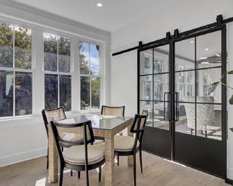 15 on 57th by Wild Dunes, Luxury Home close to Resort Core with Amenity Access - Isle of Palms - Dining room