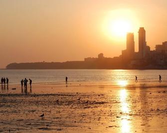 Empire Hotel - Bombay