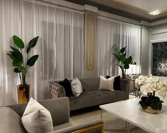 The Boutique Hotel - Miami - Living room