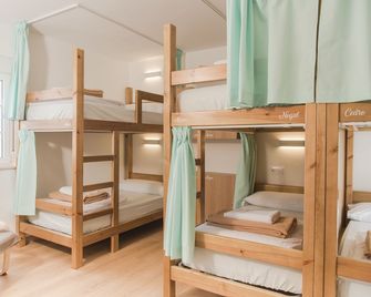 Albergue La Yalga - Hostel - Busto - Habitación