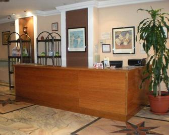 Hotel Sanz - Torremolinos - Front desk