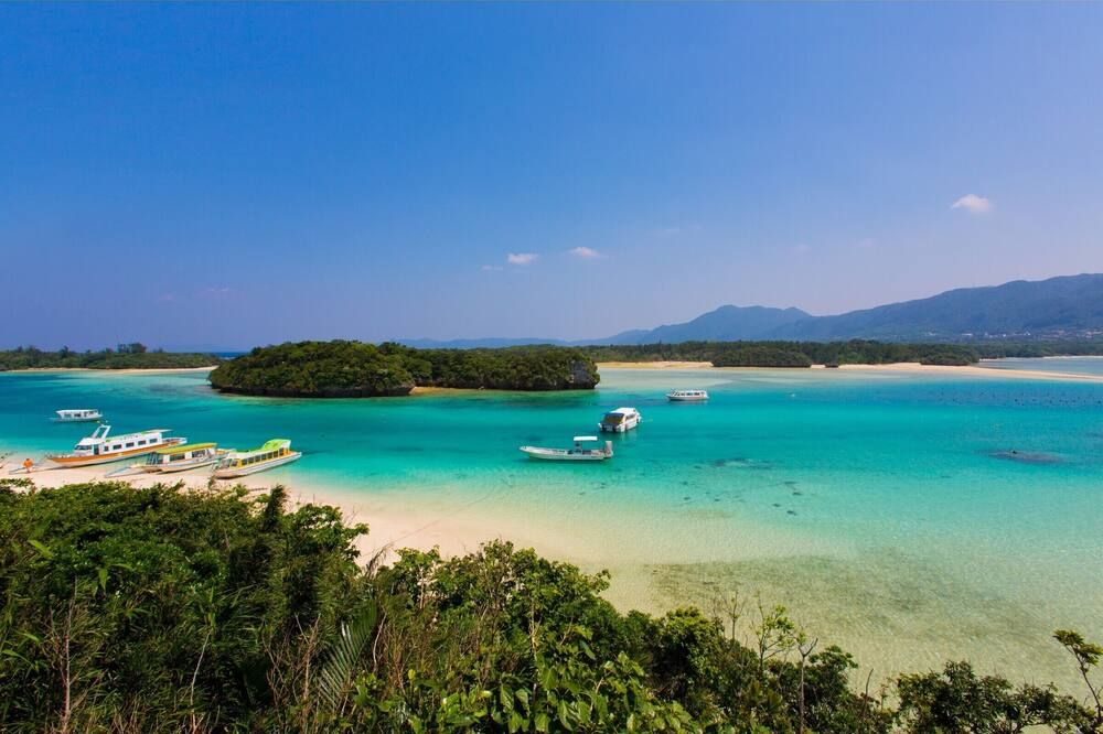 ناجورا فيليدج