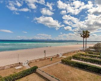 Beachfront Villa Socias Playa by Sealand Villas - Muro - Plaża